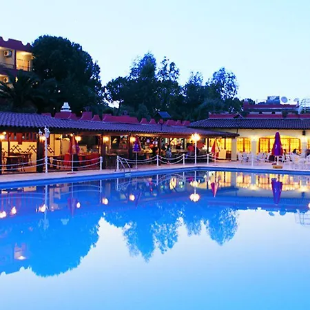 Pigale Family Club אתר נופש 3*