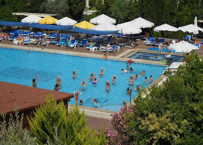 Complex Pigale Family Club