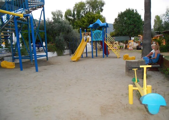 Complex Pigale Family Club